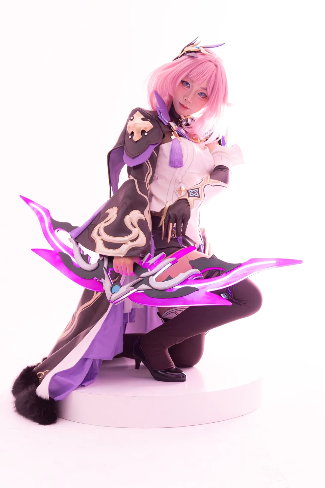 Elysia Cosplay, Honkai Impact 3rd, Roleplay, Pink wig, Studio lighting