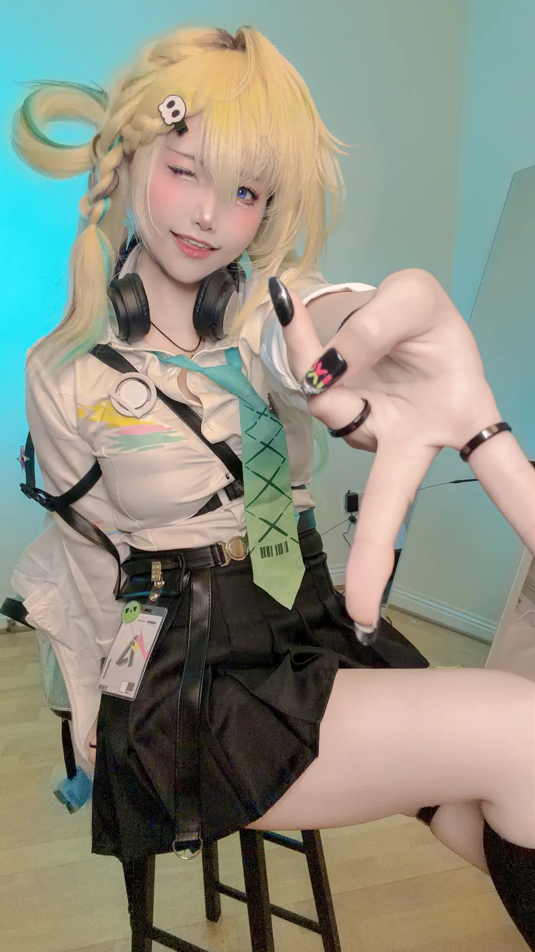 鸣潮, 琳奈cos, cosplay穿搭, 二次元自拍, 蓝光氛围