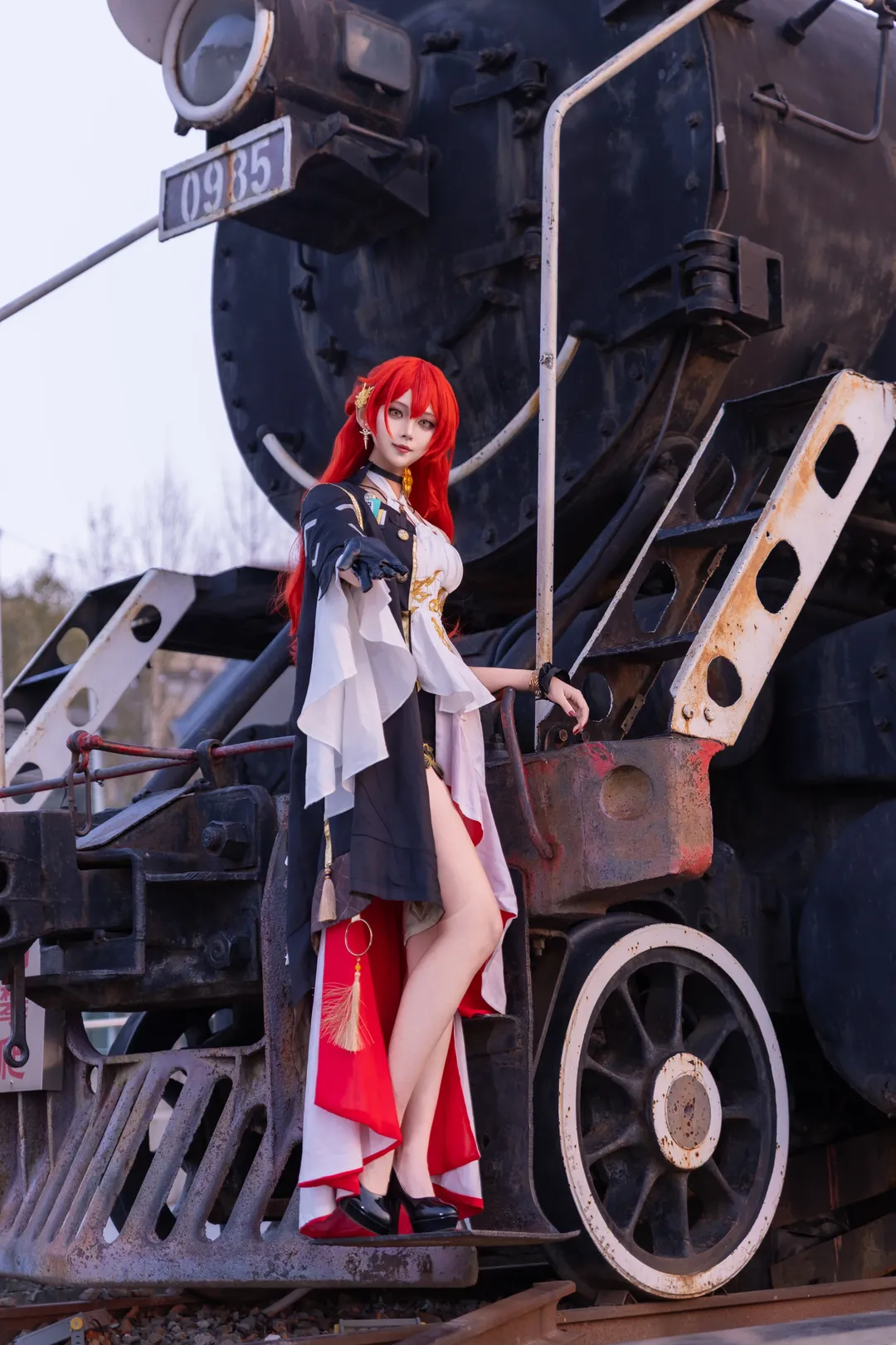 崩坏星穹铁道, 二次元cosplay, 姬子cos, 工业风写真, 机车外景