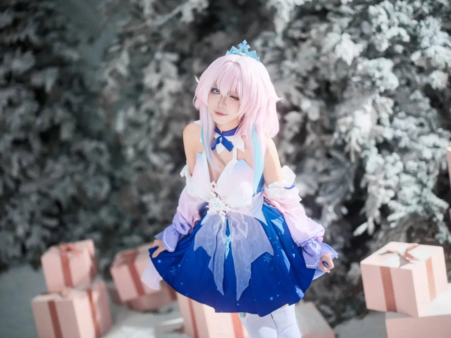 崩坏星穹铁道, 三月七cos, 雪景cosplay, 冬日氛围感写真, 二次元少女摄影 - 第5张