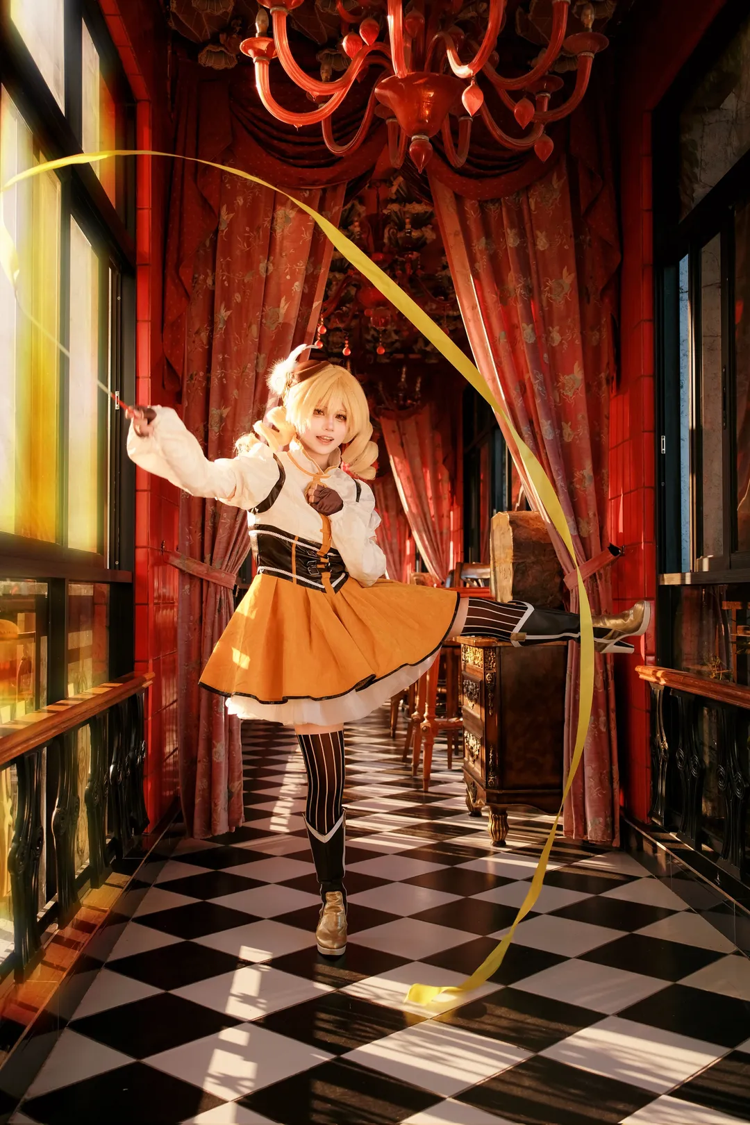 魔法少女まどか☆マギカ, コスプレ撮影, アクションショット, 巴マミのコスプレ, 黄色いリボン - 2枚目