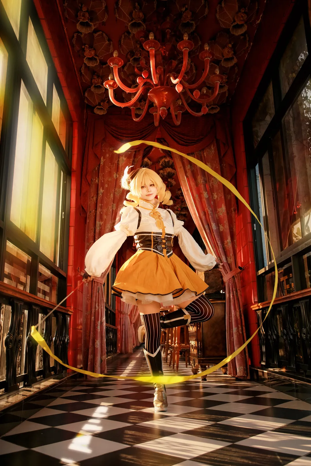 魔法少女まどか☆マギカ, コスプレ撮影, アクションショット, 巴マミのコスプレ, 黄色いリボン - 3枚目