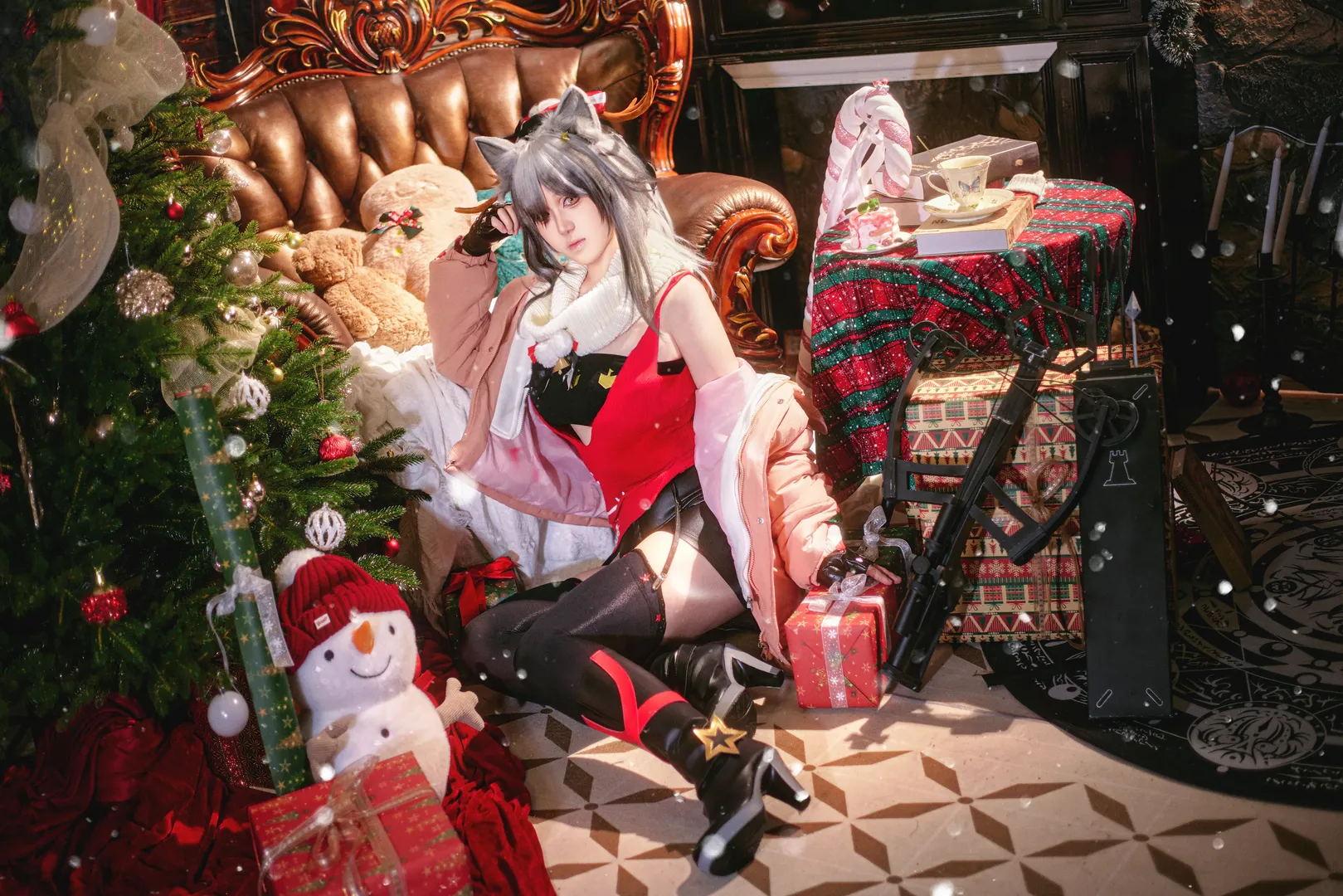 Cosplay photoshoot, Arknights, Arknights cosplay, Christmas cosplay, Schwarz cosplay - Image 4
