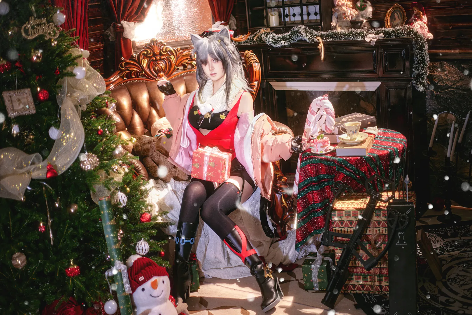 Cosplay photoshoot, Arknights, Arknights cosplay, Christmas cosplay, Schwarz cosplay - Image 6