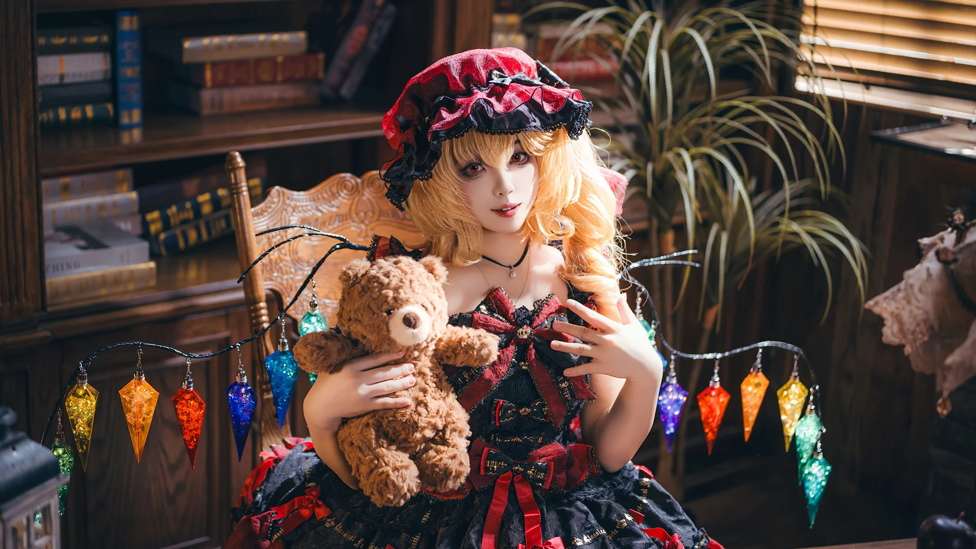 东方Project, 二次元cosplay, 哥特洛丽塔, 芙兰朵露斯卡雷特cos, 复古图书馆写真 - 第2张