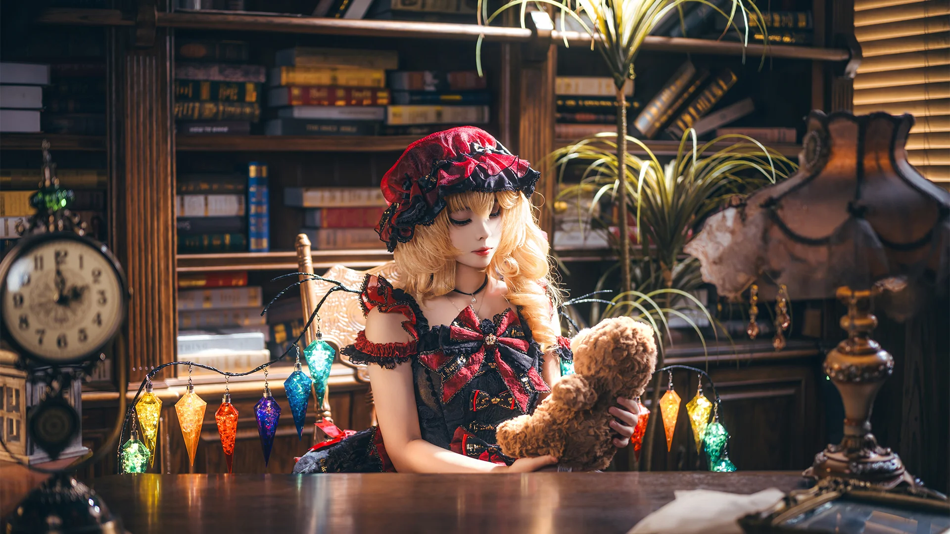 东方Project, 二次元cosplay, 哥特洛丽塔, 芙兰朵露斯卡雷特cos, 复古图书馆写真 - 第3张