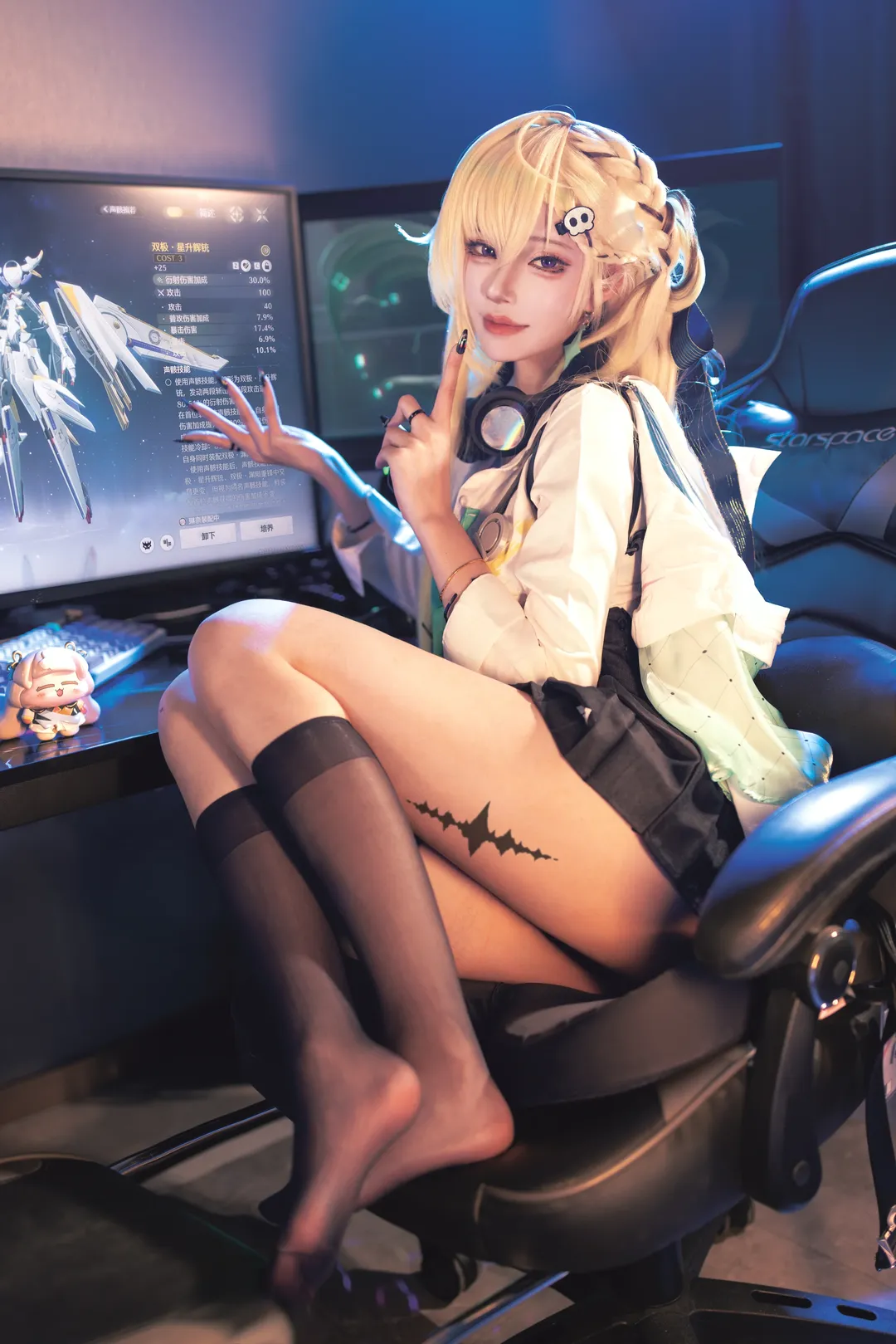 鸣潮, 琳奈cos, cosplay分享, 电竞房写真, 游戏角色日常