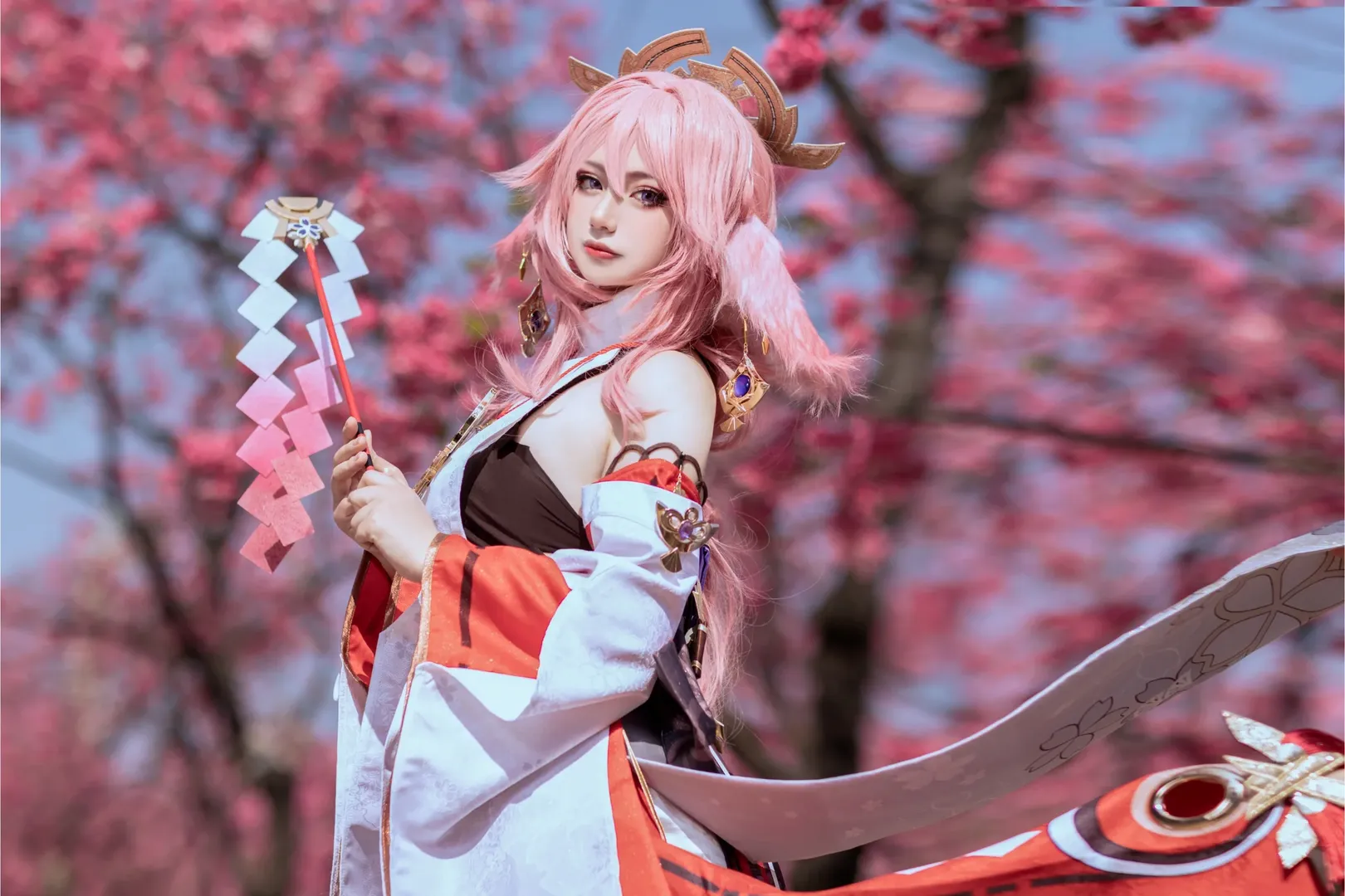原神, cosplay, 八重神子cos, 樱花外景, 狐仙 - 第1张