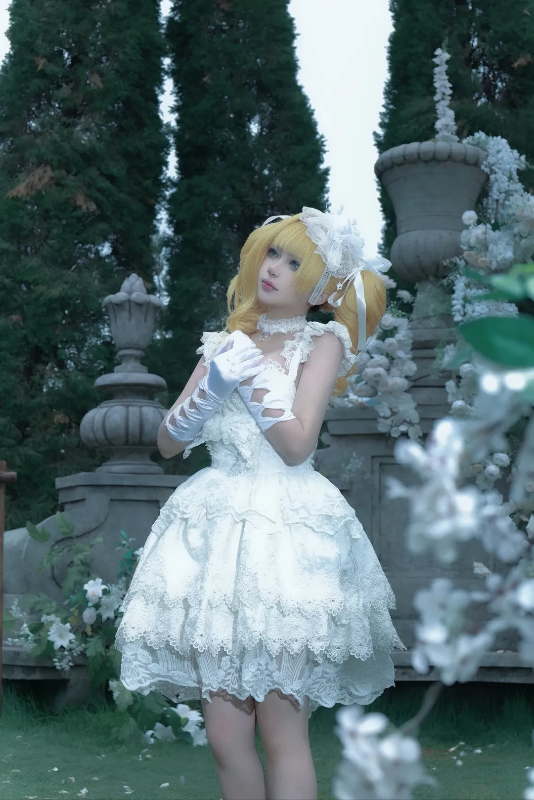 cosplay摄影, 黑执事, 伊丽莎白cos, 古早二次元, 花园拍照 - 第2张