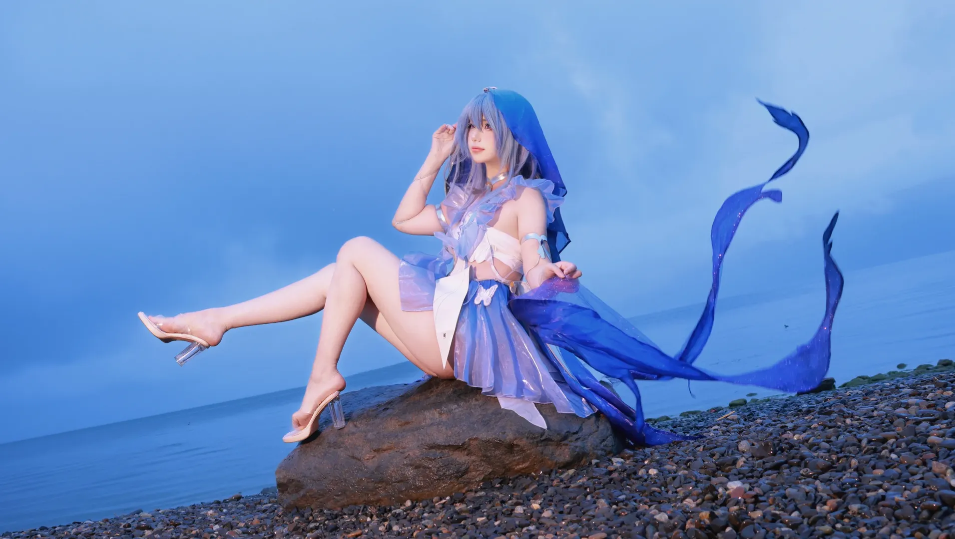 Wuthering Waves, cosplay, The Shorekeeper cosplay, Dali photoshoot, Waterside photoshoot