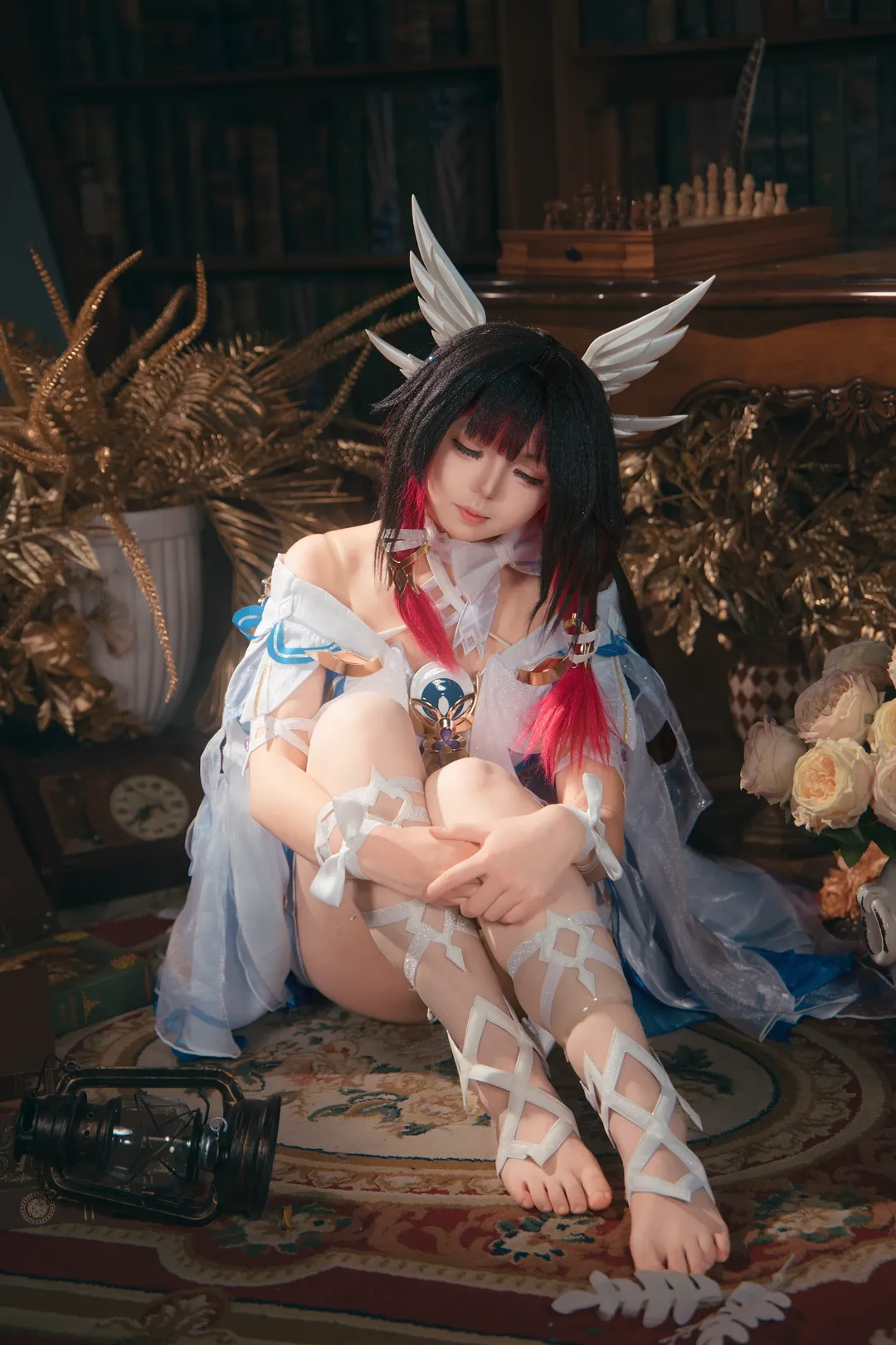 氛围感写真, 二次元cos, cosplay正片, 羽翼头饰, 绑带少女 - 第1张