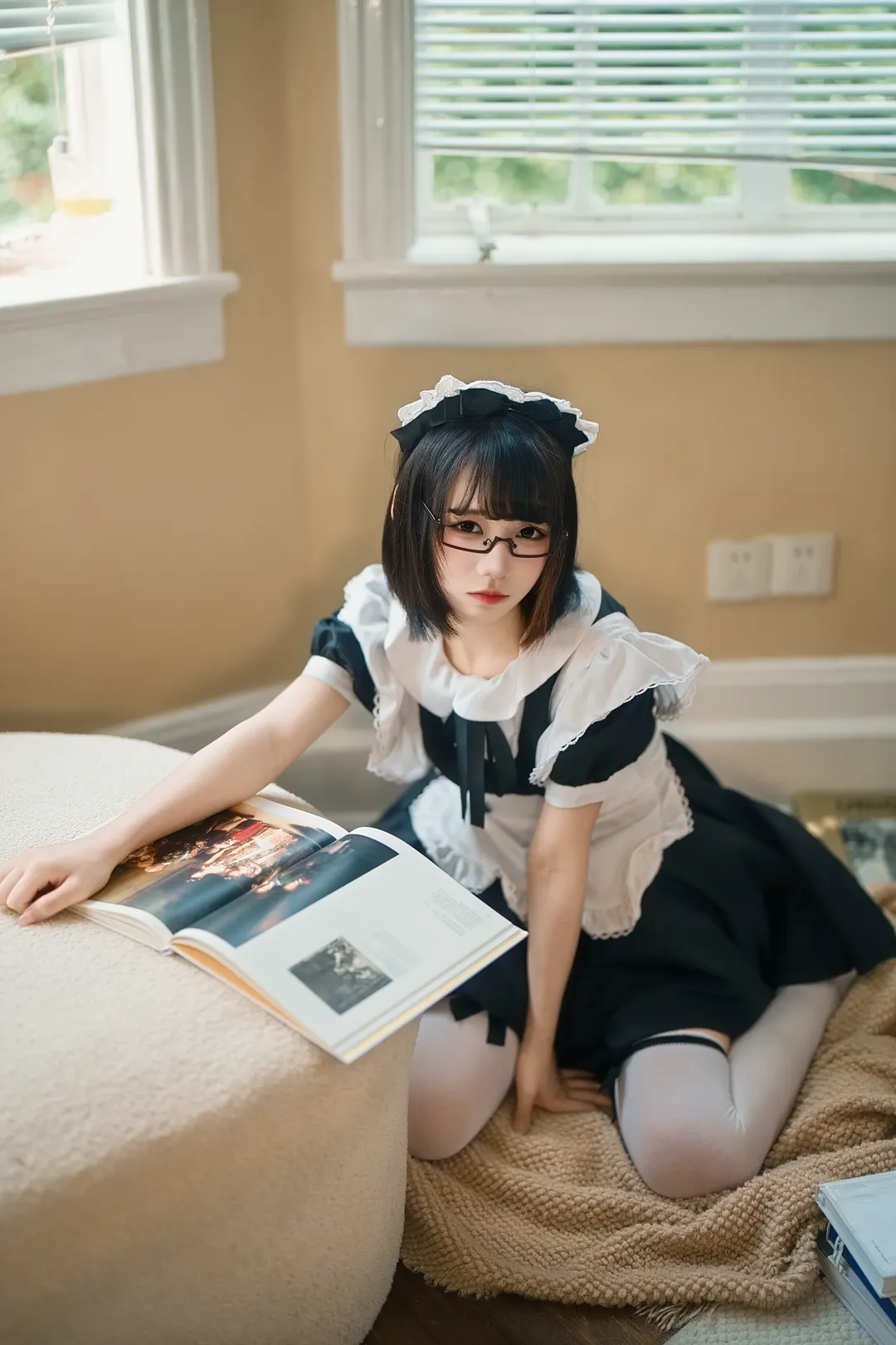 Indoor photography, White thigh-highs outfit, 2D daily life, Maid outfit cosplay, Natural light photography - Image 5