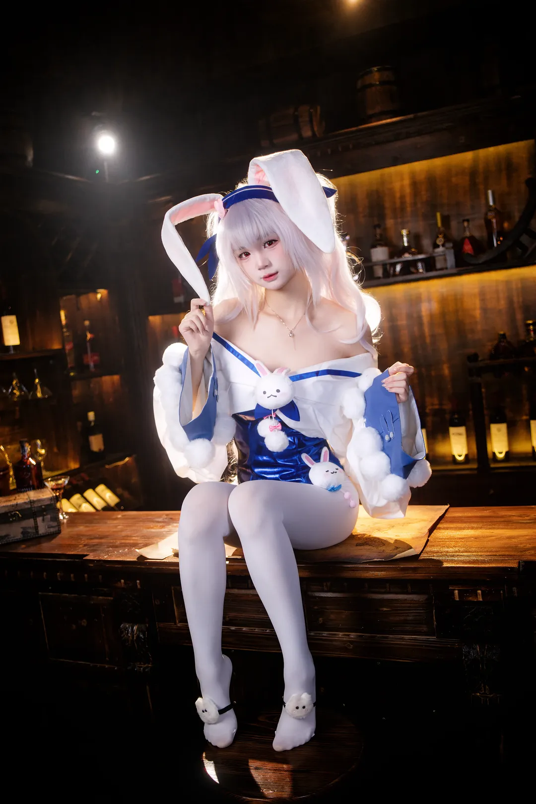 碧蓝航线, 拉菲cos, 氛围感写真, cosplay正片, 白丝兔耳 - 第4张