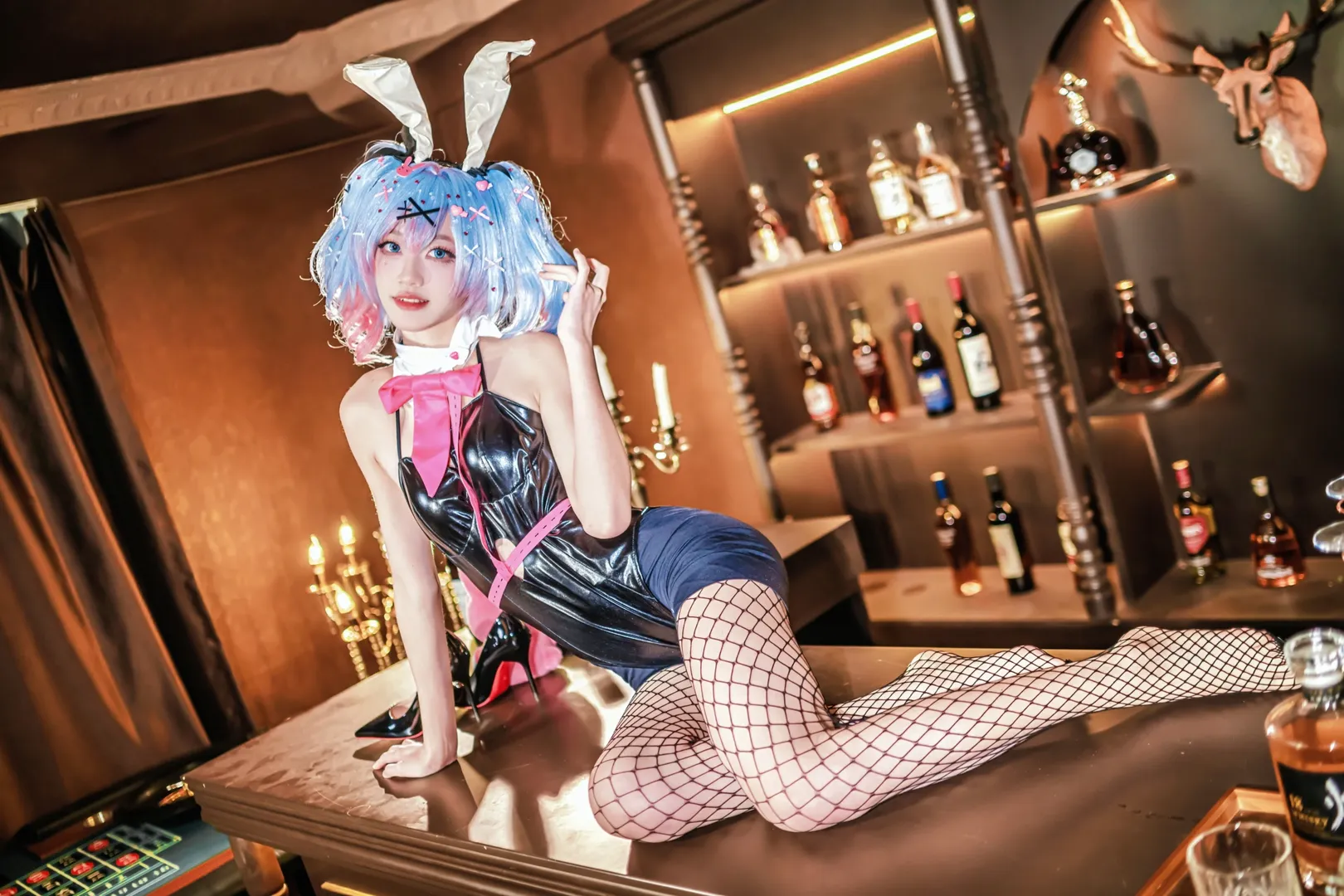 初音未来cos, 兔子洞, cosplay正片, 兔女郎穿搭, 吧台氛围 - 第4张