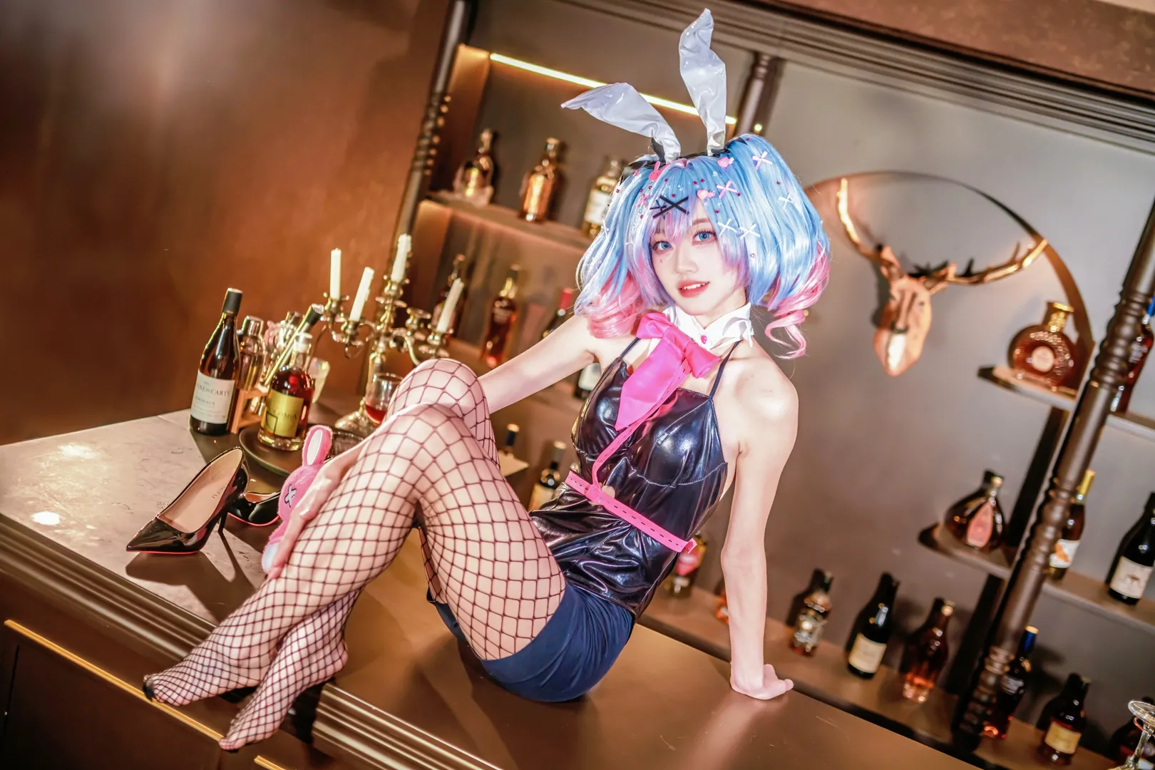 初音未来cos, 兔子洞, cosplay正片, 兔女郎穿搭, 吧台氛围 - 第5张