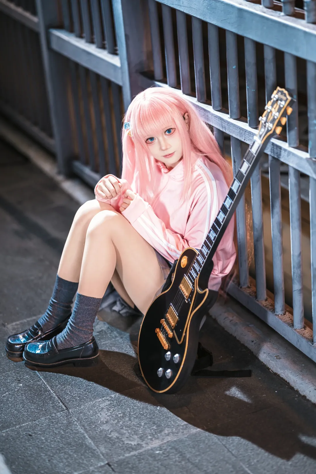 二次元cosplay, 夜景写真, 后藤一里cos, 孤独摇滚, 吉他少女 - 第1张