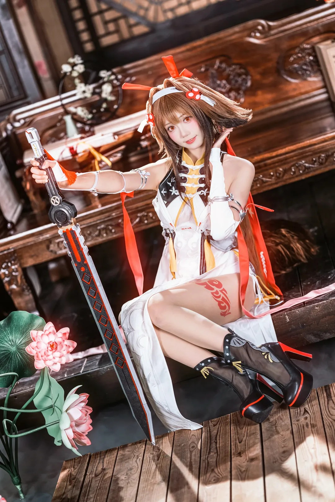 叶瞬光cos, 绝区零, 古风武侠, 兽尾造型, 大剑少女