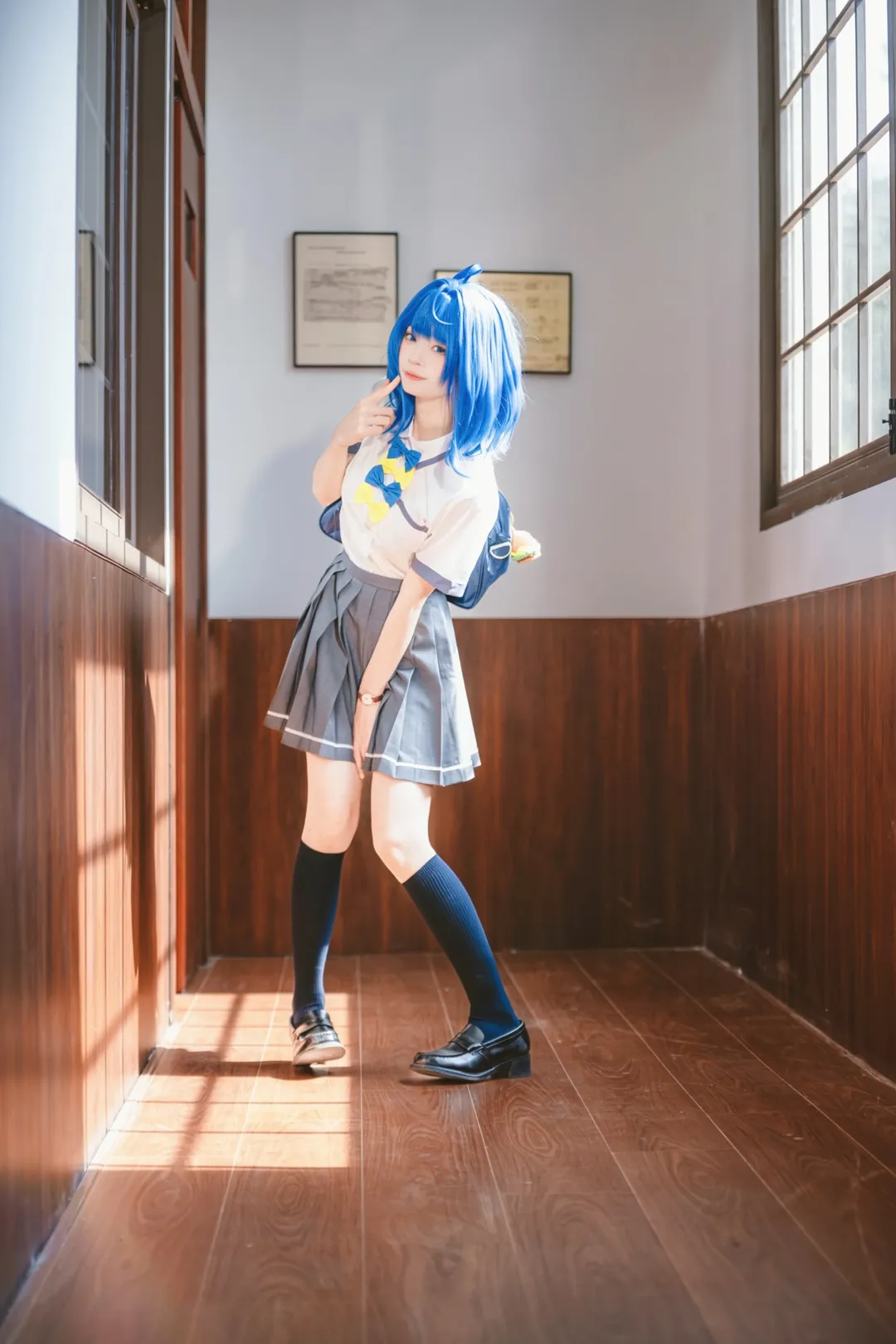 学園風コスプレ, 八奈見杏菜コスプレ, JK制服, 負けヒロインが多すぎる！, 青いウィッグのコスプレ