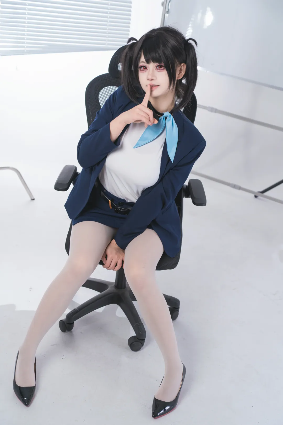 二次元コスプレ, 勝利の女神：NIKKE, 白ホリ撮影, ソラ コスプレ, OLスタイル - 6枚目