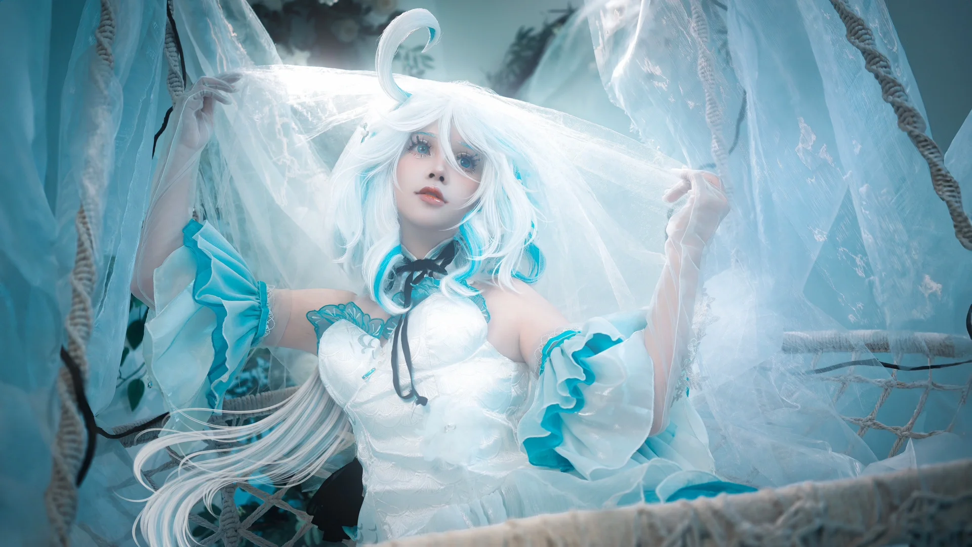 原神, 芙宁娜cos, 人鱼水精灵同人, 梦幻氛围感写真, 白蓝配色穿搭