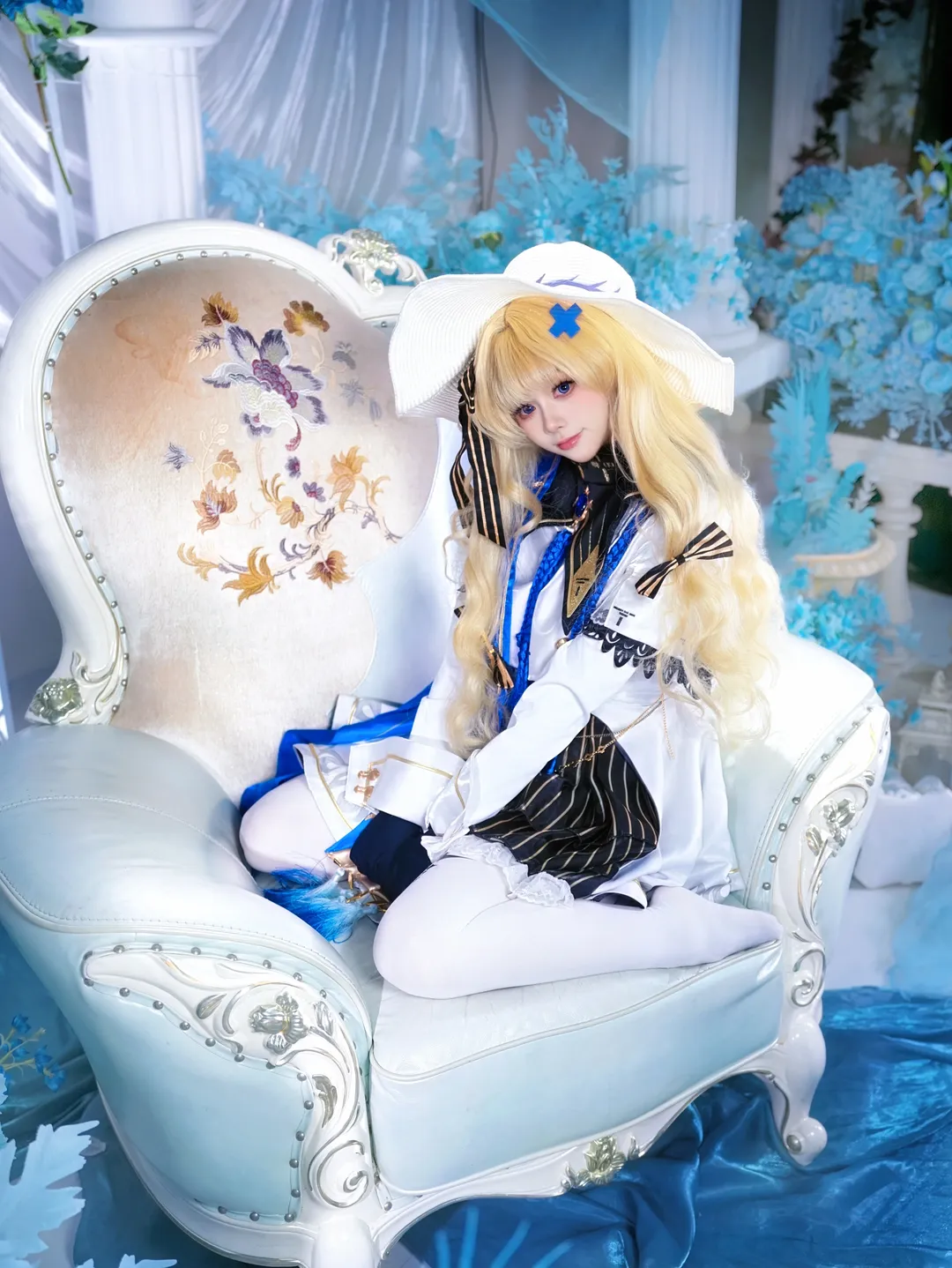 Phoebe Cosplay, Wuthering Waves, Cosplay photography, Wuthering Waves cosplay, White tights cosplay - Image 2