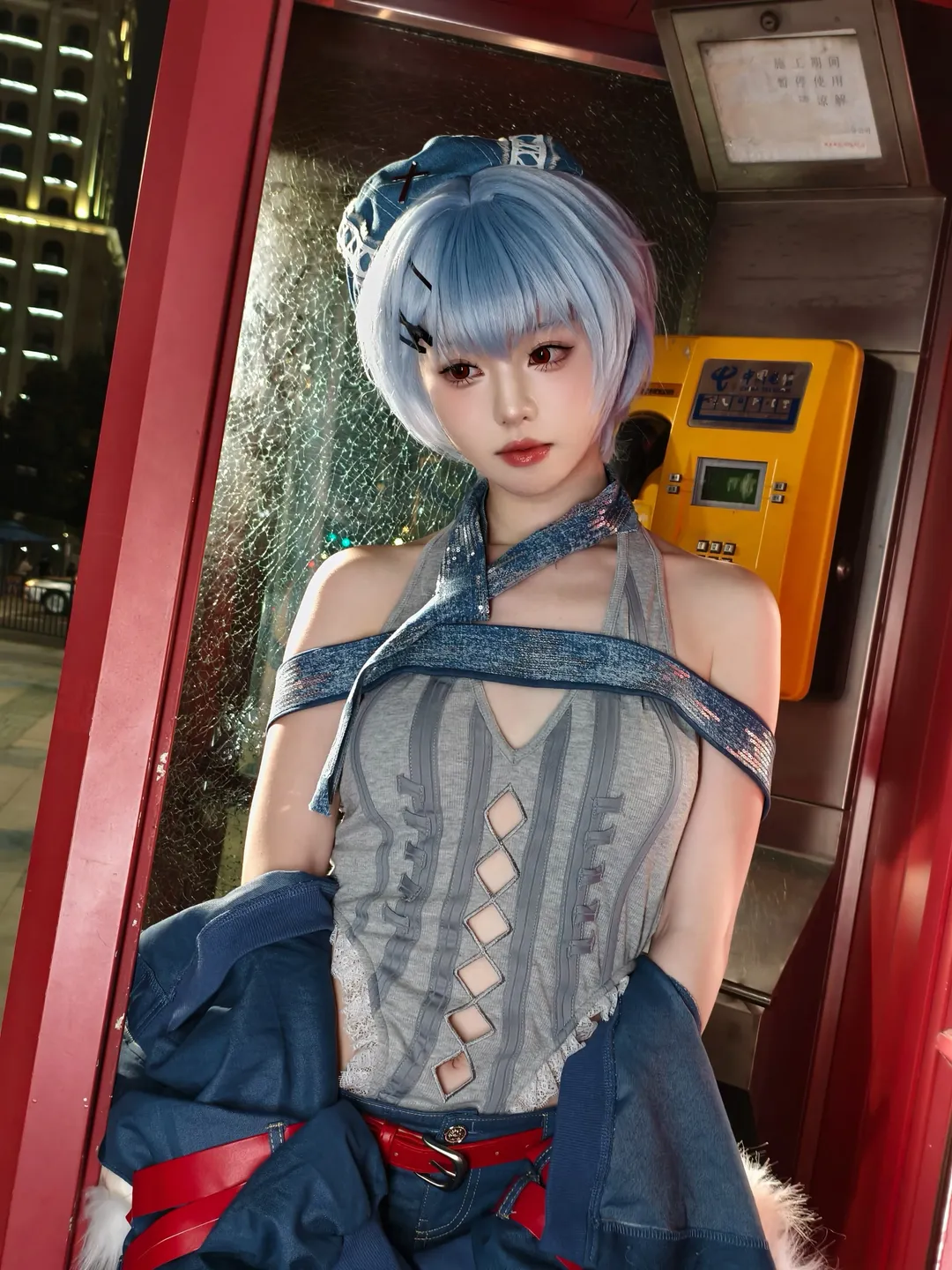 绫波丽cos, 新世纪福音战士, cosplay摄影, 机能风穿搭, 电话亭拍照 - 第1张