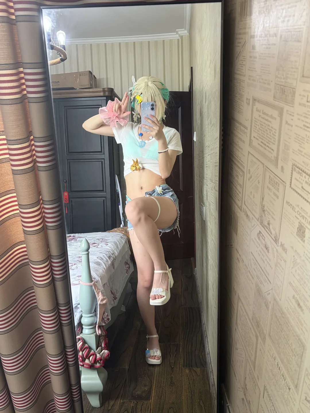 鸣潮, 琳奈cos, 夏日泳装, 二次元穿搭, 原相机试衣