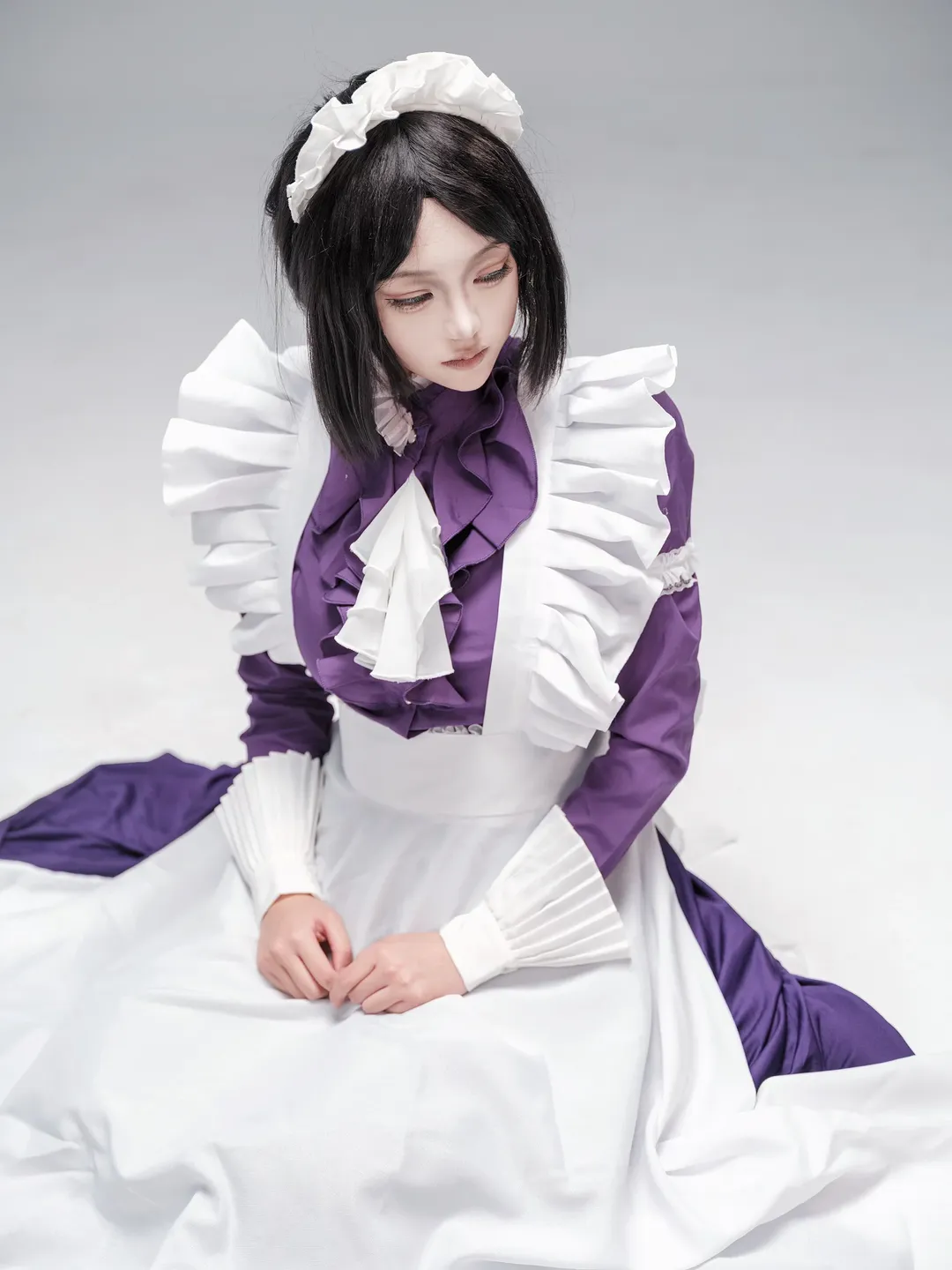 スタジオコスプレ, ファタモルガーナの館 コスプレ, 紫色のフリルメイド服, レトロでエレガントなメイクとスタイリング, ドール風撮影 - 2枚目