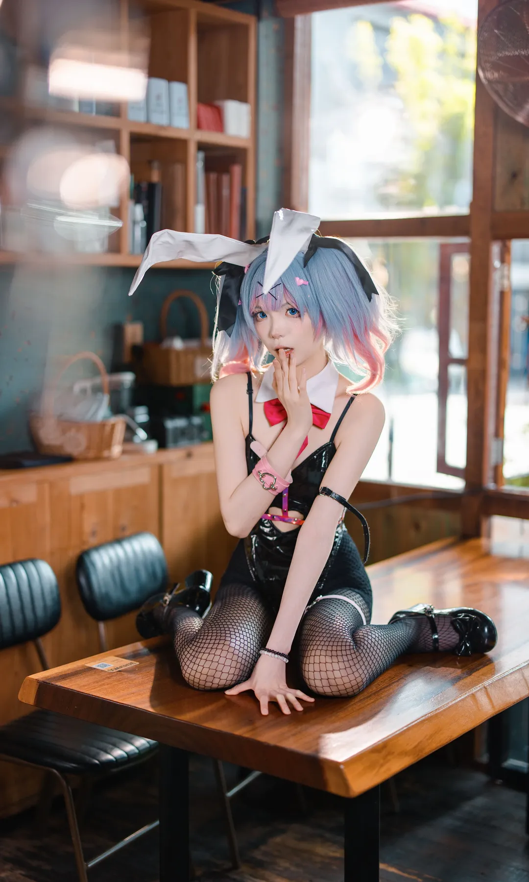 女仆装, 日系小清新, 兔女郎cos, 酒吧摄影, 网袜 - 第9张