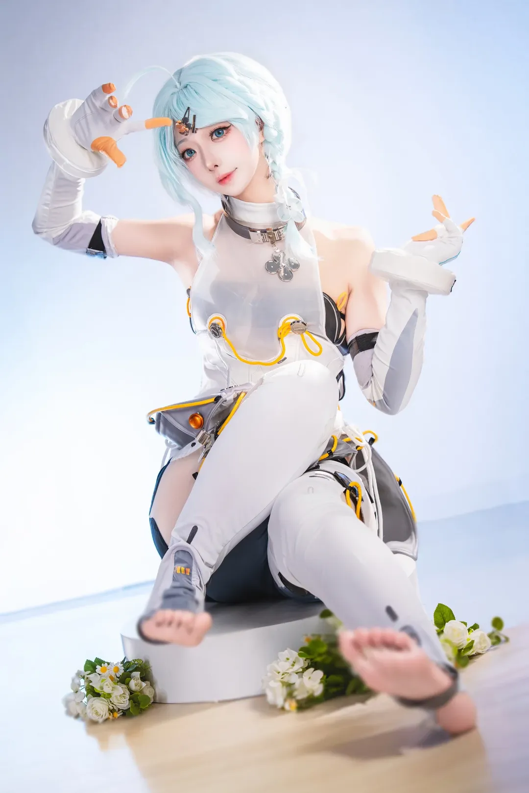 绝区零, 席德cos, cosplay摄影, 蓝发紧身衣, 科幻风格