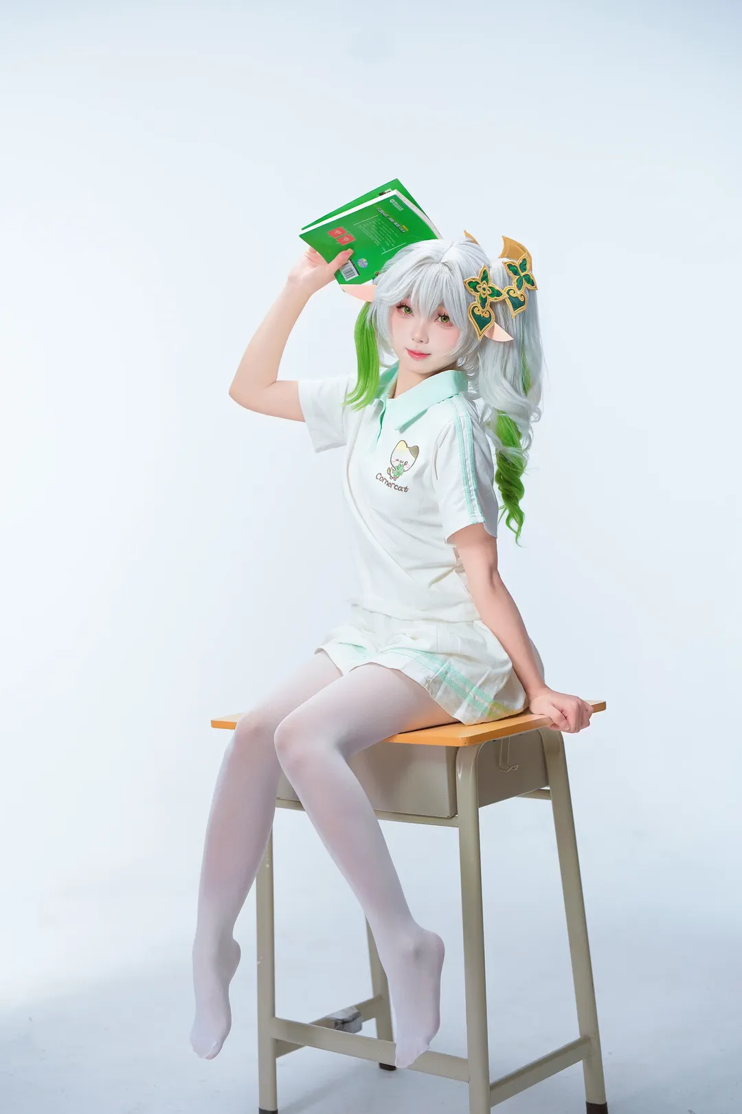 原神, ナヒーダ コスプレ, 学園風コスプレ, 白ニーソコーデ, エルフ耳メイクとスタイリング - 2枚目
