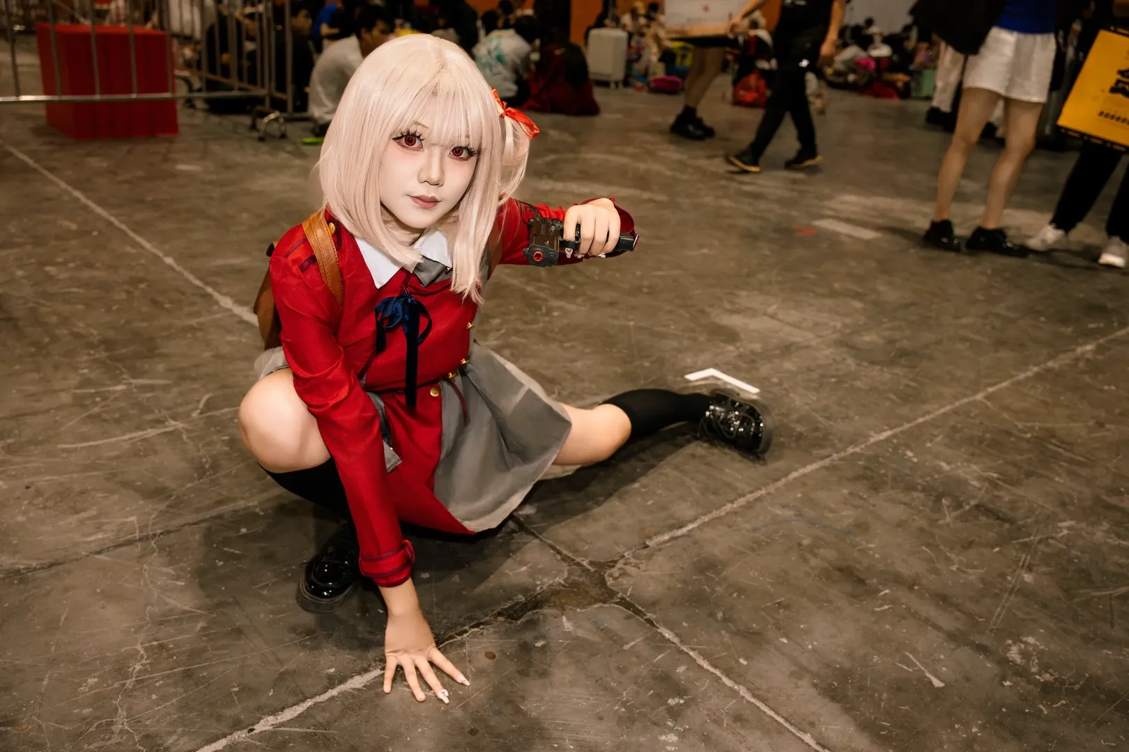 漫展返图, cosplay摄影, 场照分享, 红制服造型, 持枪cos