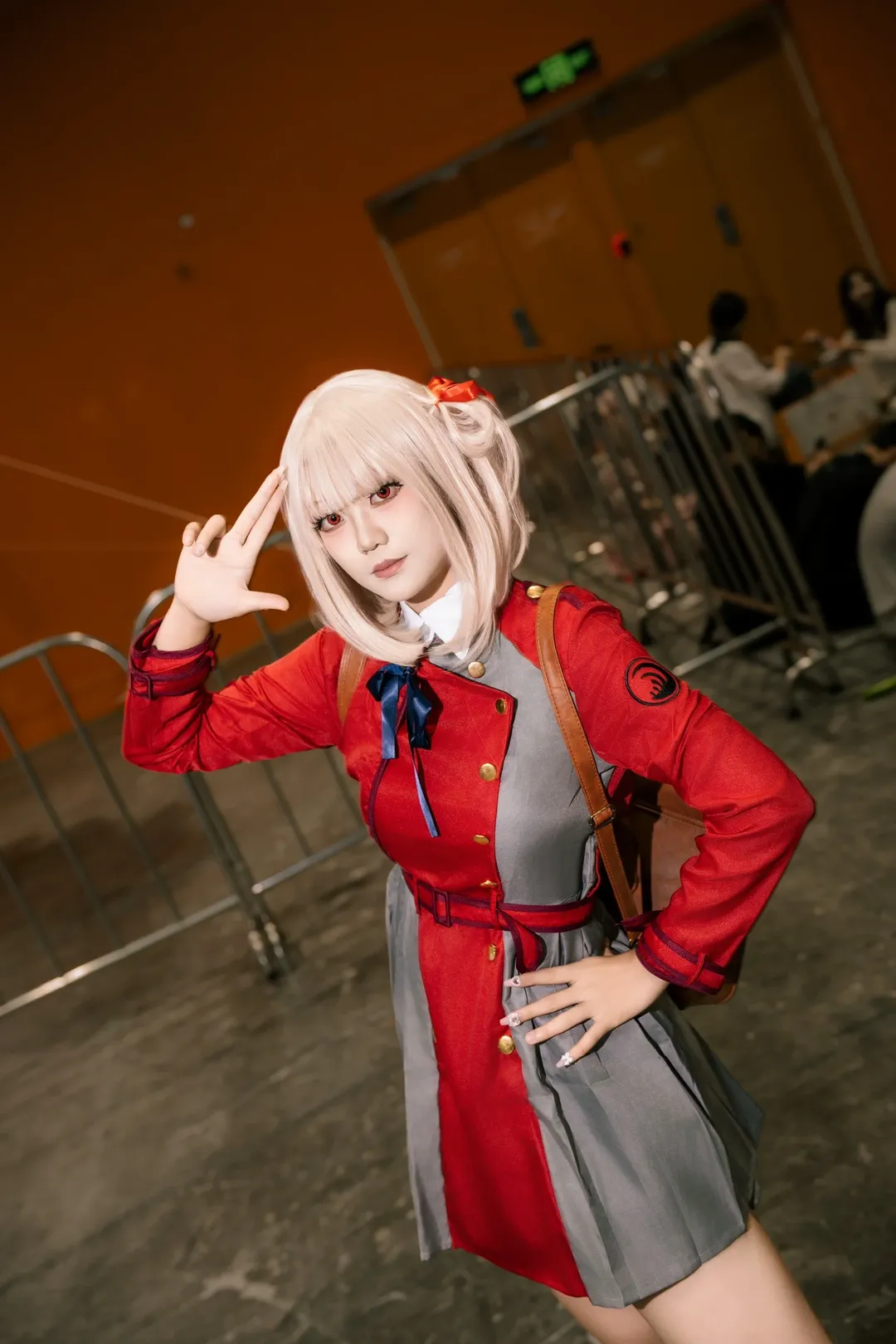 漫展返图, cosplay摄影, 场照分享, 红制服造型, 持枪cos - 第8张