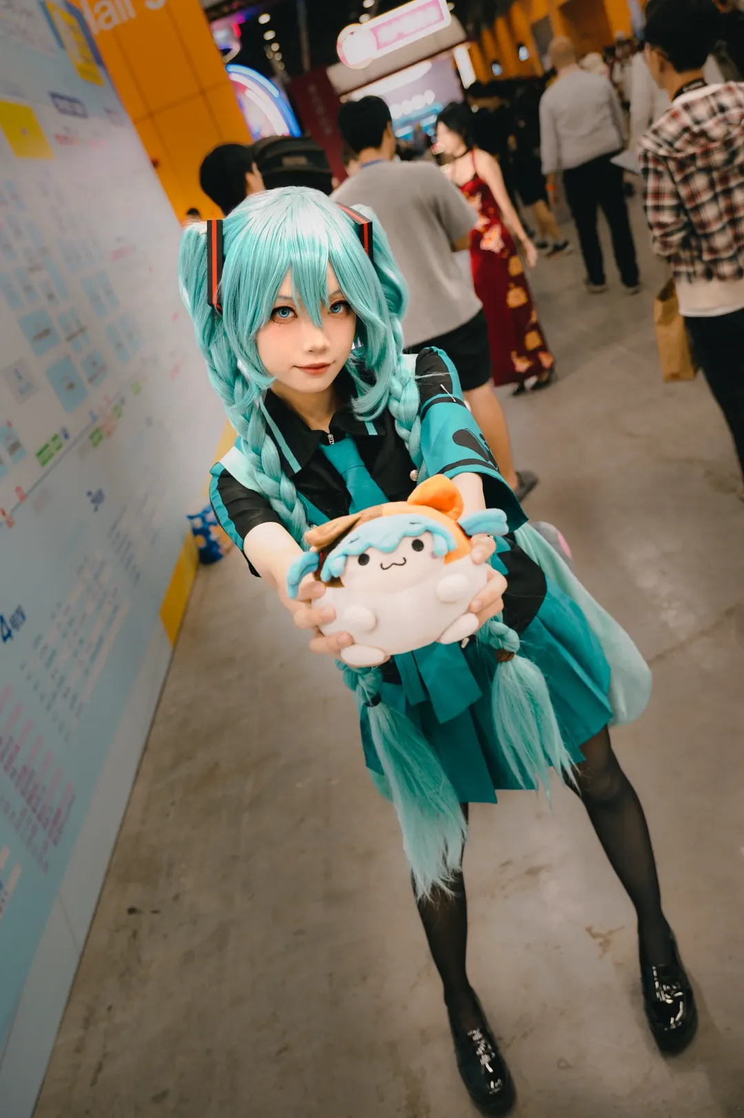 cosplay, Convention photos, Twintails wig, Uniform styling, 2024 CICF - Image 7