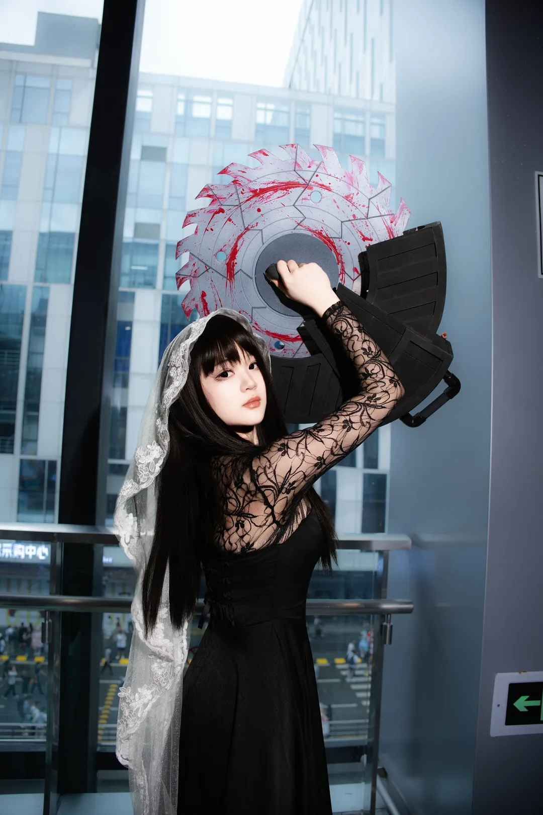萤火虫漫展, 漫展摄影, Cosplay分享, 修女cos, 电锯道具 - 第5张
