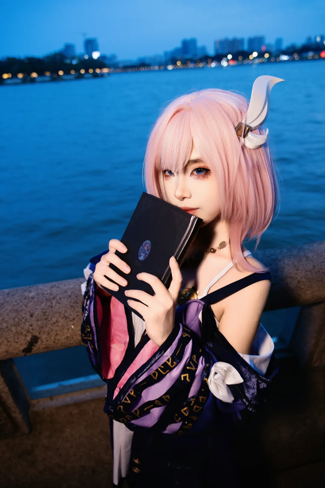 氛围感摄影, 夜景人像, 蓝调时刻, 小昔涟cos, cosplay出镜 - 第2张