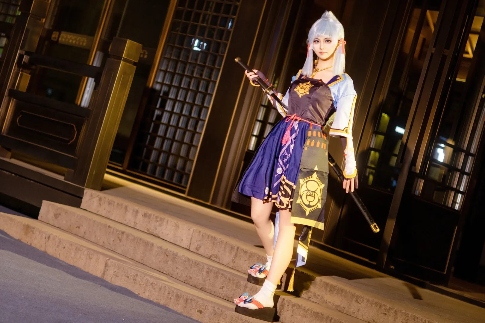 原神, 神里绫华cos, 夜景人像, cosplay摄影, 二次元服饰 - 第3张