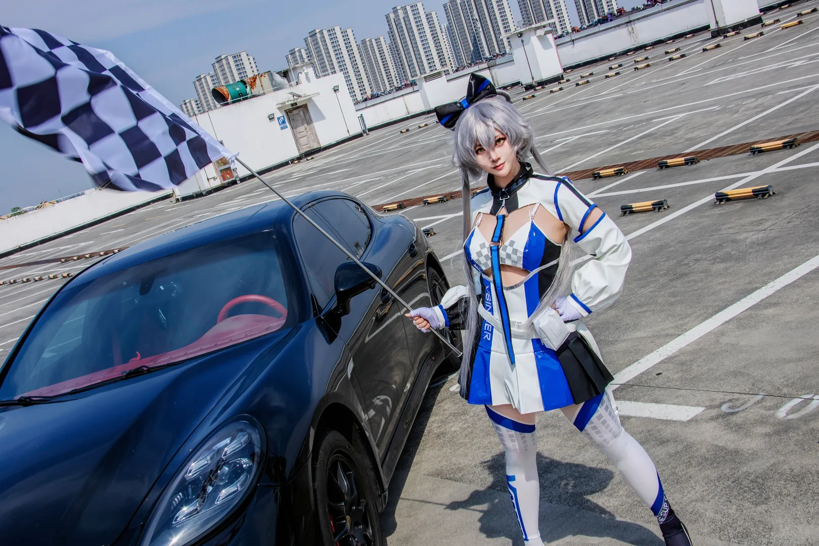 洛天依cos, Vsinger, 黑白方格旗, 赛车服cosplay, 顶楼停车场 - 第5张
