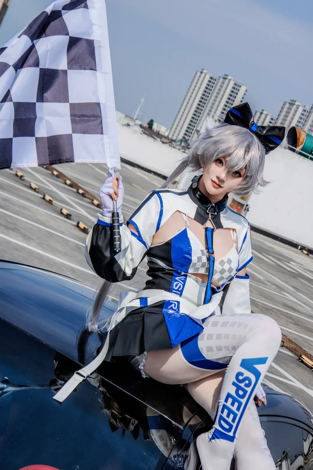 洛天依cos, 赛车服, Vsinger, cosplay分享, 屋顶摄影