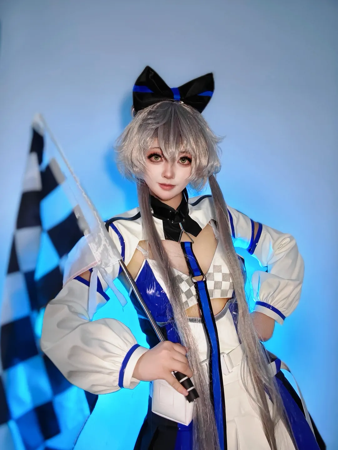 洛天依 コスプレ, コスプレ撮影, バーチャルシンガー, レーシング風コスプレ, 銀髪に緑の瞳