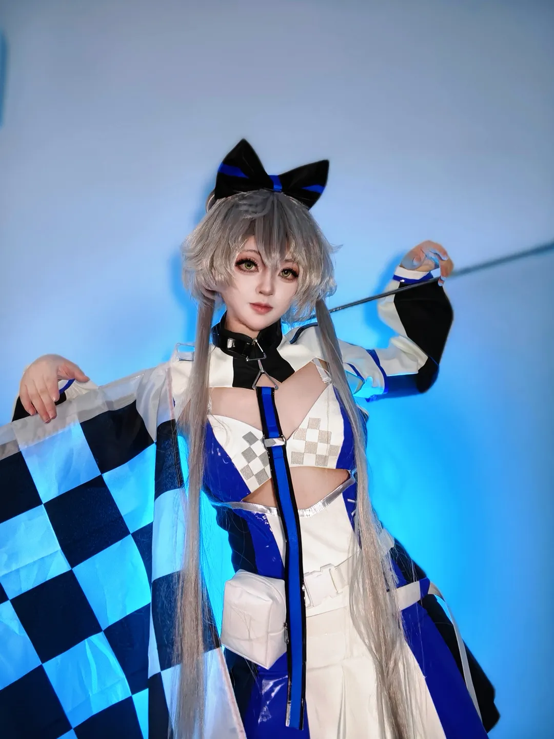 洛天依cos, cosplay摄影, 虚拟歌手, 赛车风cos, 银发绿瞳 - 第3张