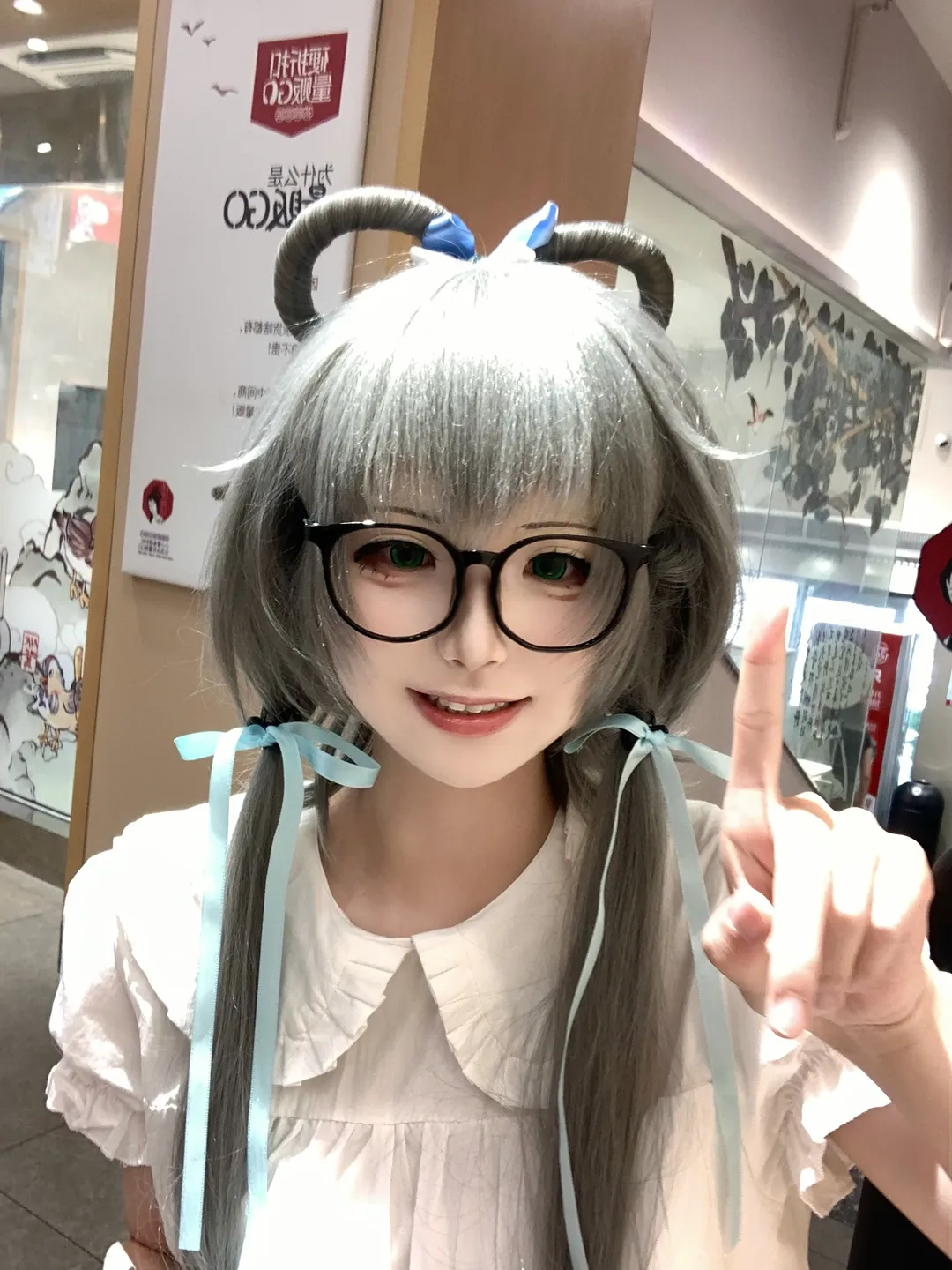 洛天依cos, cosplay日常, 二次元穿搭, VOCALOID, 银灰假发