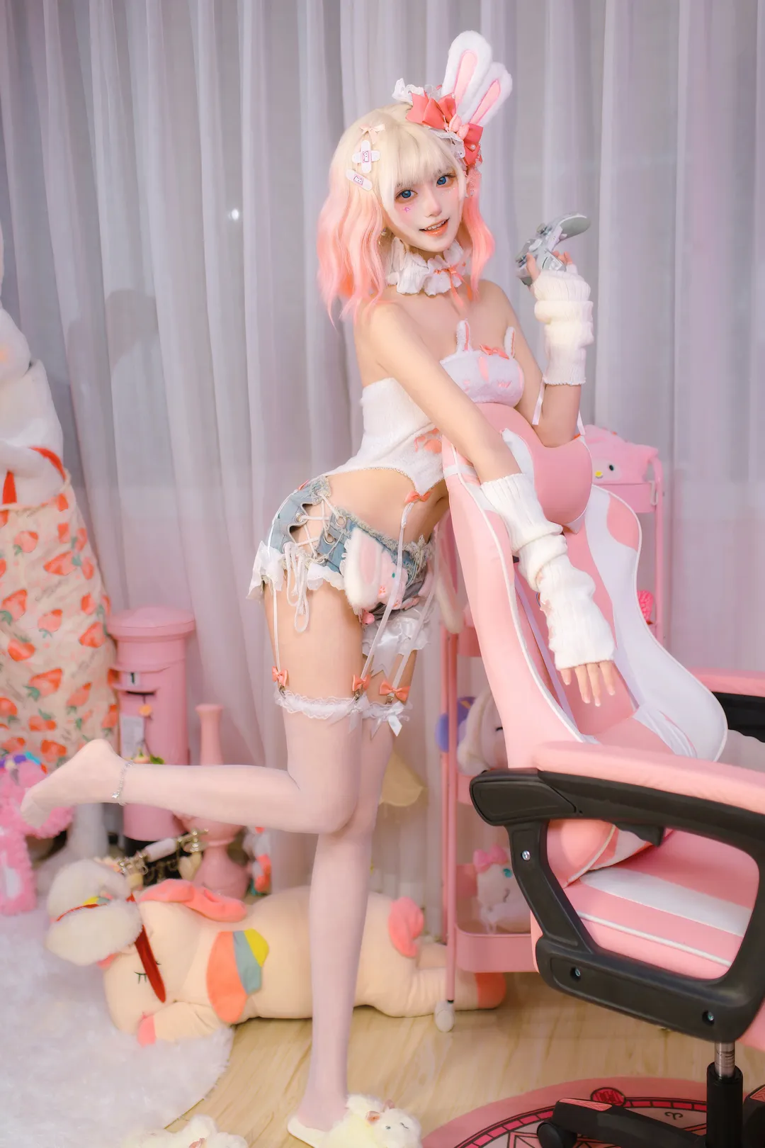 二次元cos, 电竞少女, 粉白假发, 白丝兔耳, 约拍写真 - 第3张