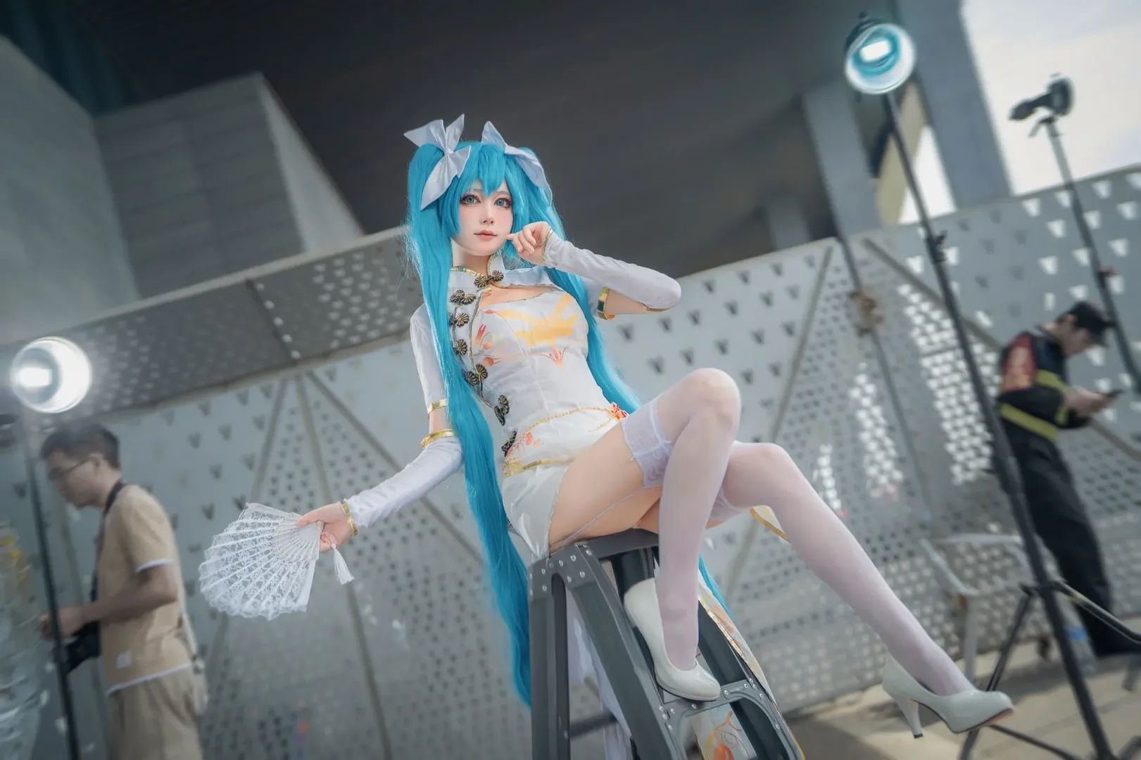 漫展场照, 初音未来, 初音未来cos, 国风cosplay, 白裙折扇 - 第1张