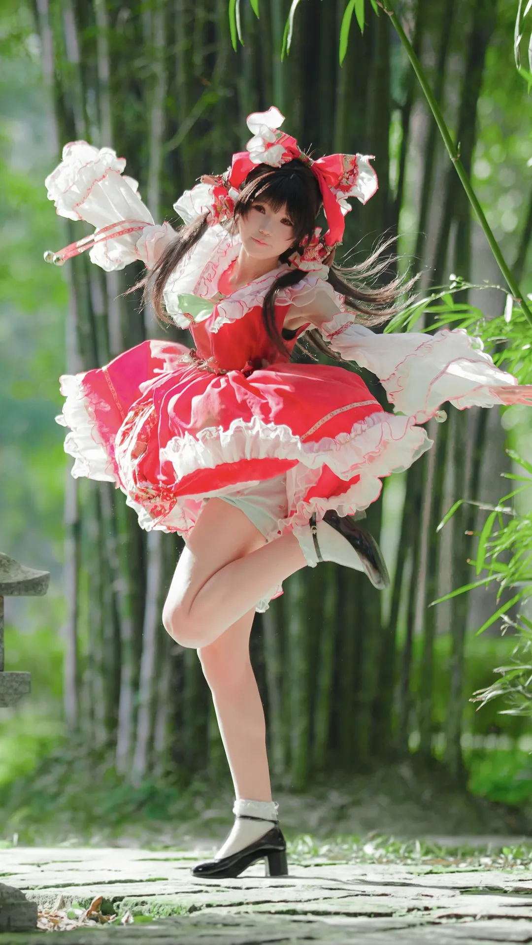 cosplay, Reimu Hakurei Cosplay, Touhou Project, Anime-style photo set, Bamboo forest photography - Image 1