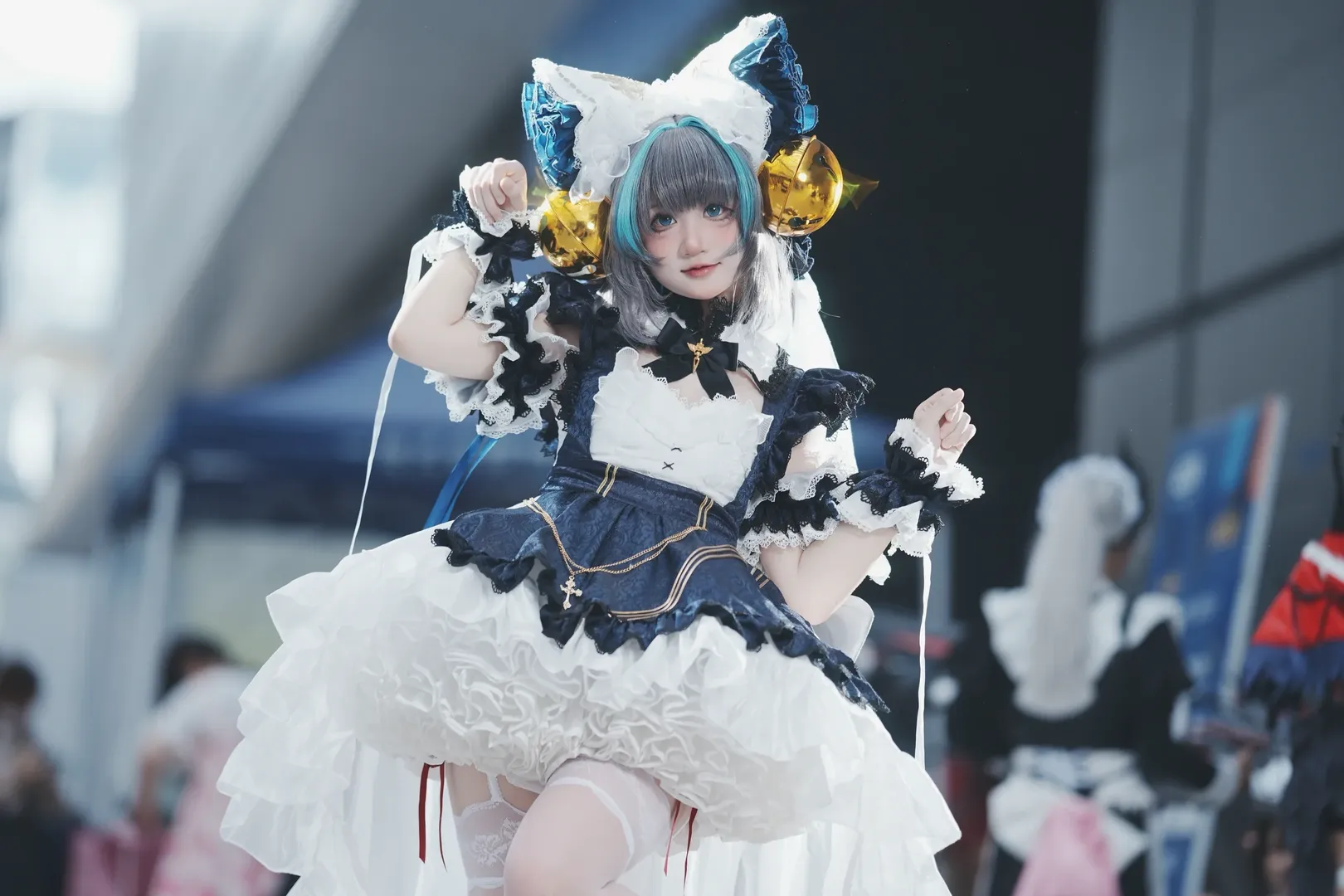 Anime-style photography, White thigh-highs outfit, Cheshire Cat cosplay, Convention outdoor photoshoot, Catgirl outfit - Image 2