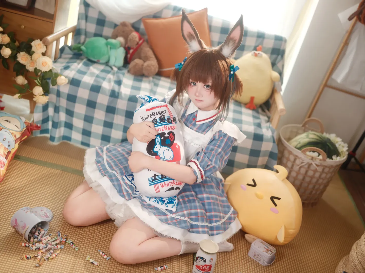 二次元cosplay, 明日方舟, 阿米娅cos, 大白兔联动, 居家写真 - 第5张
