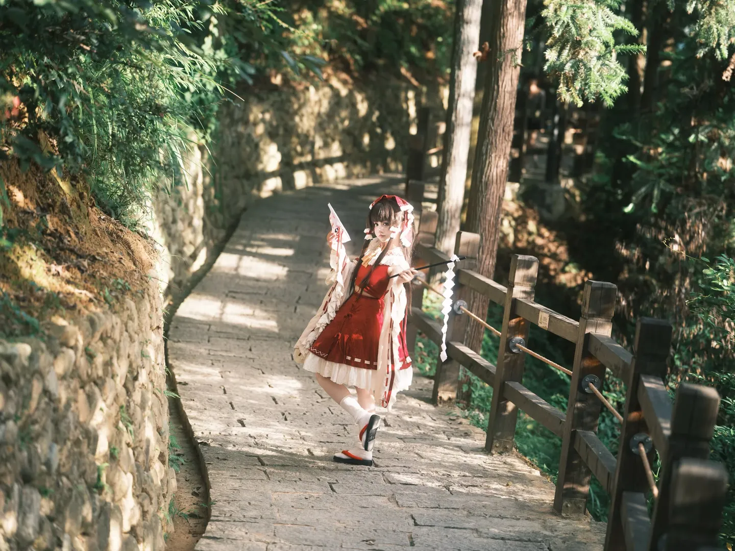 博丽灵梦cos, 东方project, 和风cos, cosplay摄影, 梯田外景 - 第5张