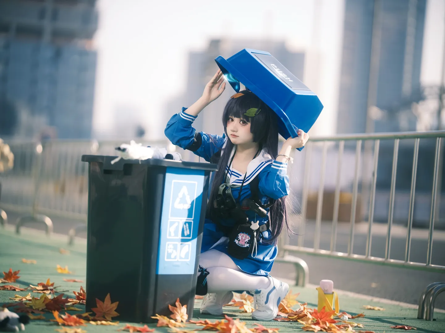 蔚蓝档案, 霞沢美游cos, 二次元外景, 秋日街拍, 战术水手服 - 第2张