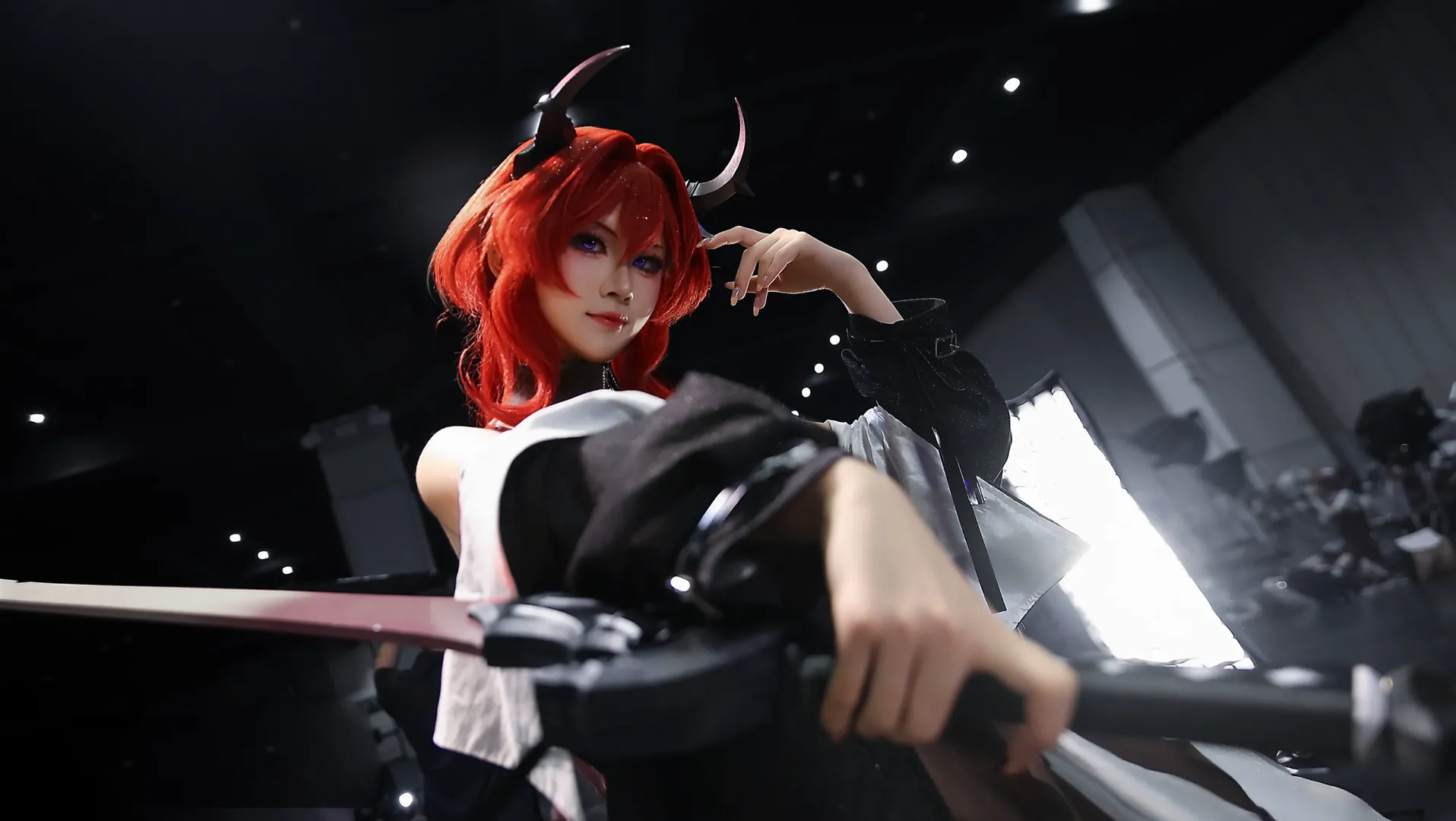 漫展返图, 明日方舟, 史尔特尔cos, cosplay摄影, 二次元穿搭 - 第4张